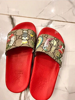 Gucci Pablo Delcielo x Gucci GG Supreme Slide Cat GG Supreme Slide Cat Sandals